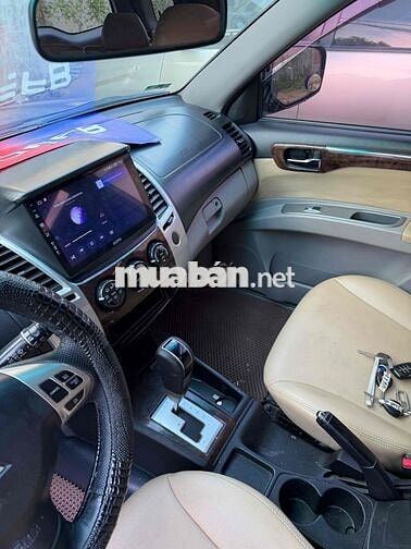 Pajero Sport máy dầu số at zin chất đẹp 7 chỗ