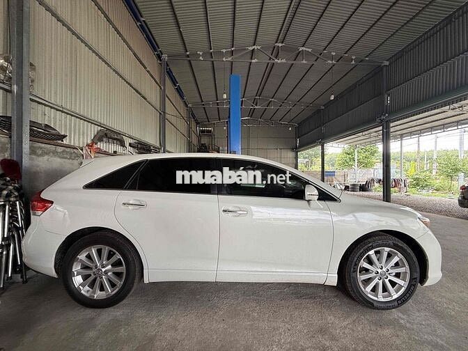 Toyota Venza 2.7 AWD Trắng