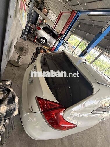 Toyota Venza 2.7 AWD Trắng