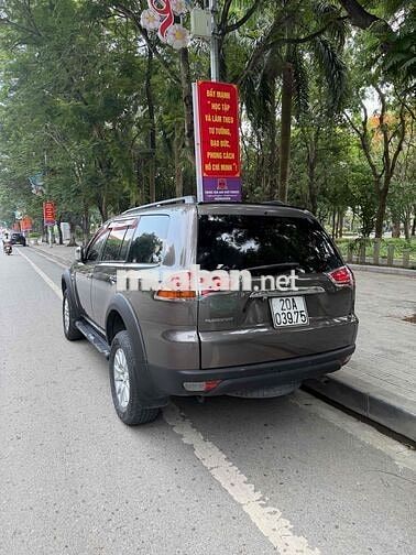 Pajero Sport máy dầu số at zin chất đẹp 7 chỗ