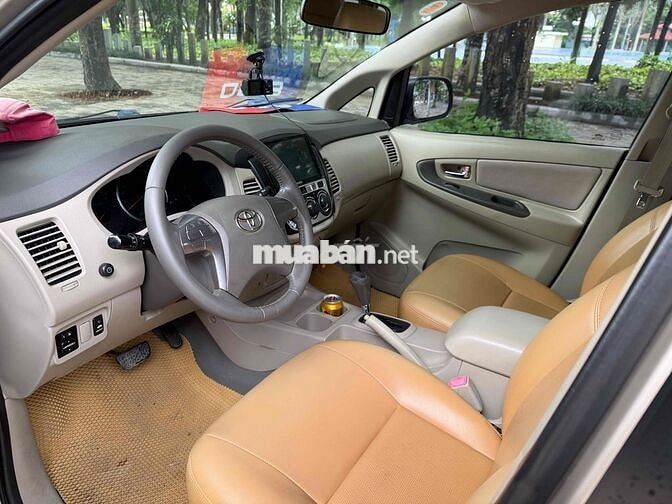 Toyota Innova 2014 số at fom mới zin chất đẹp