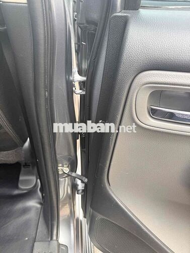 Mitsubishi Triton 2017 Xám 140000 km