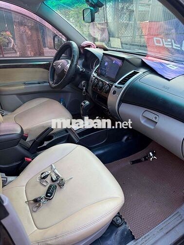Pajero Sport máy dầu số at zin chất đẹp 7 chỗ