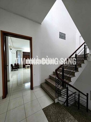 CHO THUÊ NHÀ 3 TẦNG 2 MẶT TIỀN KHU BÊN SÔNG P. HBC GIÁ RẺ CHỈ 17 TR