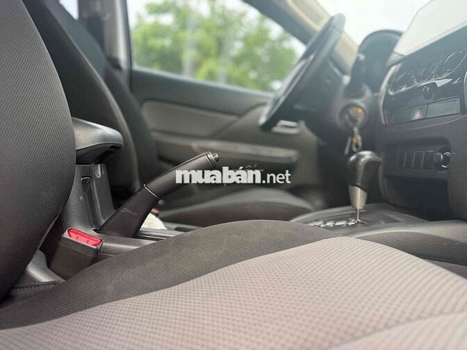 Mitsubishi Triton 2017 Xám 140000 km