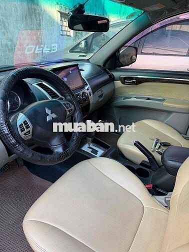 Pajero Sport máy dầu số at zin chất đẹp 7 chỗ