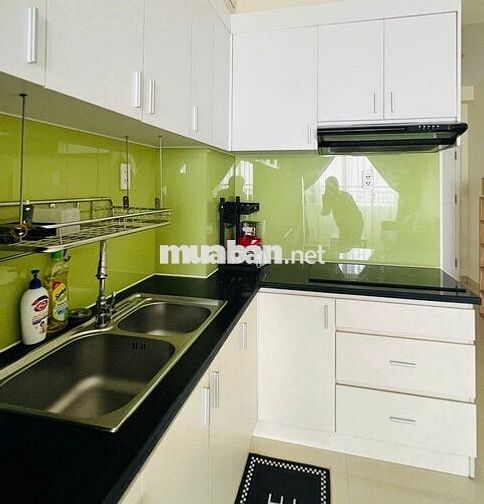 Căn 2PN Đầy đủ nội thất Cần bán; Chỉ 2,150 tỷ. LH Hương Xem nhà.