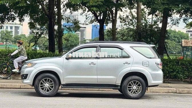 Toyota Fortuner 2013 máy xăng 1 cầu cực chất đẹp
