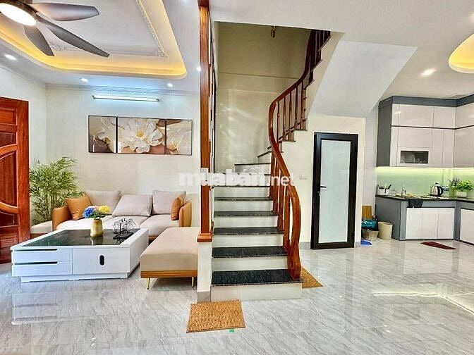 Bán nhà Xuân Thủy, Cầu Giấy, Gần mặt phố, Kinh doanh, 50m2, 14 tỷ
