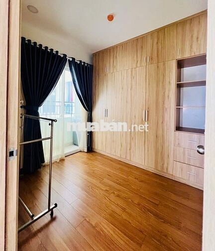 Căn 2PN Đầy đủ nội thất Cần bán; Chỉ 2,150 tỷ. LH Hương Xem nhà.