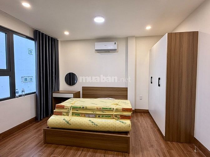 CHDV mới xây 100% full nội thất có thang máy có ban công giờ giấc tự d