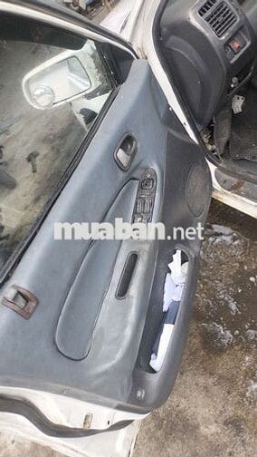Mazda 323 1999 Trắng