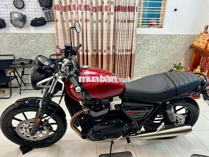 TRIUMPH SPEED TWIN 2024 RED CARNIVAL LIKE NEW