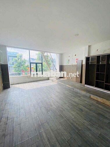 nhà MT lê thị hà kinh doanh sầm uất 5x10 trệt lửng lầu 3pn