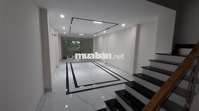 Cho thuê nguyên căn Nhà mặt tiền đường 3/2, P7, Q11, Tp.HCM