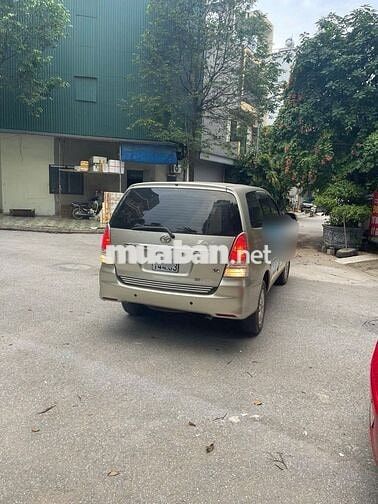 Toyota Innova 2008 V Vàng cát
