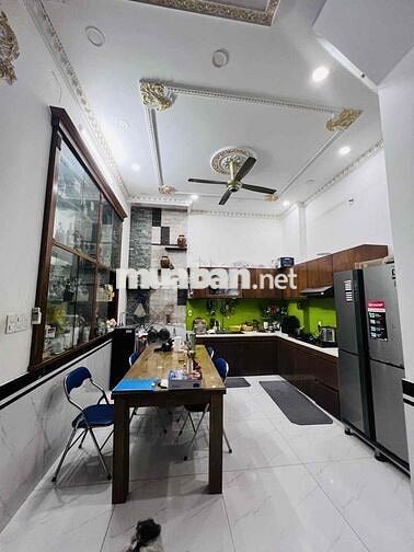 SIÊU PHẨM 4 TẦNG SÁT PHẠM VĂN ĐỒNG HIỆP BÌNH -KHU PHÂN LÔ XE HƠI ĐỖ CỬ