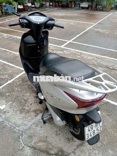 Honda Lead SCR màu Bạc