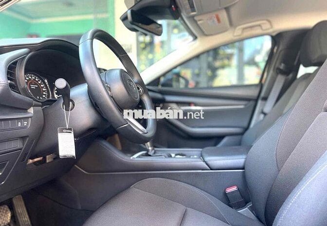 Mazda 3 đăng kí 2025 Xanh 6000 km
