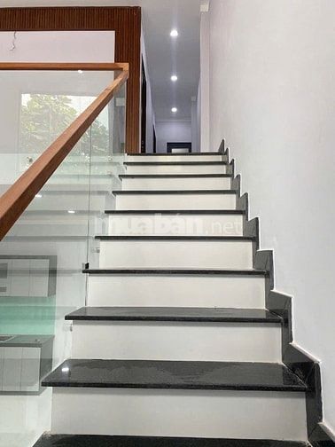 Nhà Lái Thiêu ngay MT QL13 vĩnh phú 41 nhà mới hơn 80m2 Sổ hồng riêng