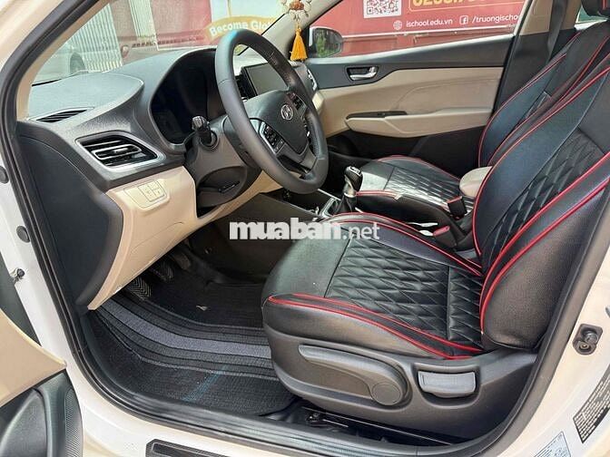 Hyundai Accent Trắng 5 chỗ