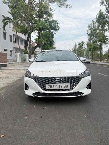 Hyundai Accent Trắng 5 chỗ