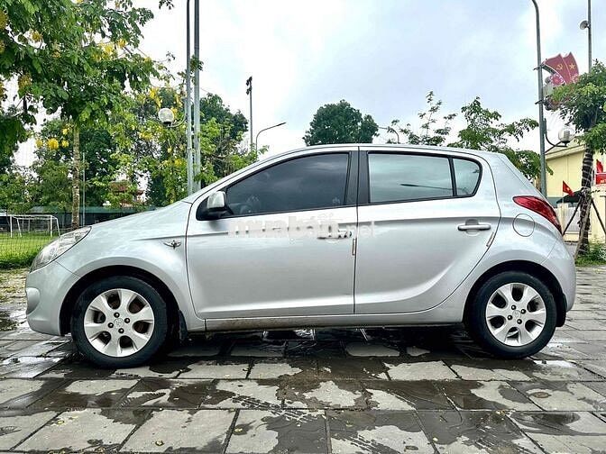 Hyundai i20 2011 Bạc 13 vạn km