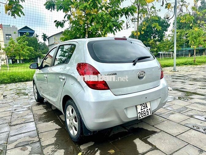 Hyundai i20 2011 Bạc 13 vạn km