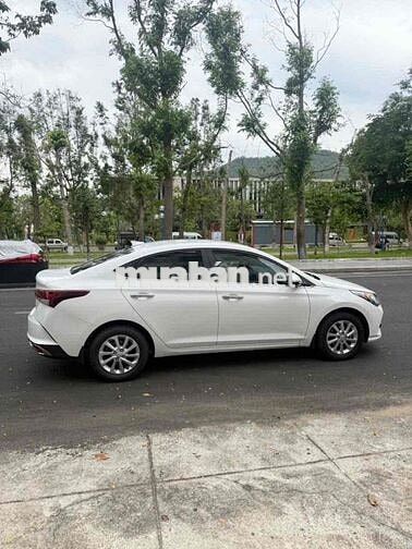 Hyundai Accent Trắng 5 chỗ