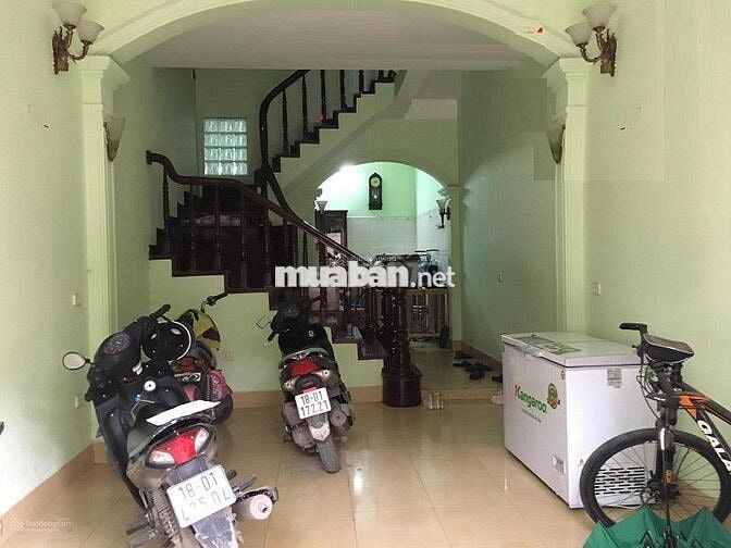 Nhà chính chủ ngõ 78 phố Duy Tân, Dt 52m2 x 4 tầng, ngõ ô tô, 18 triệu