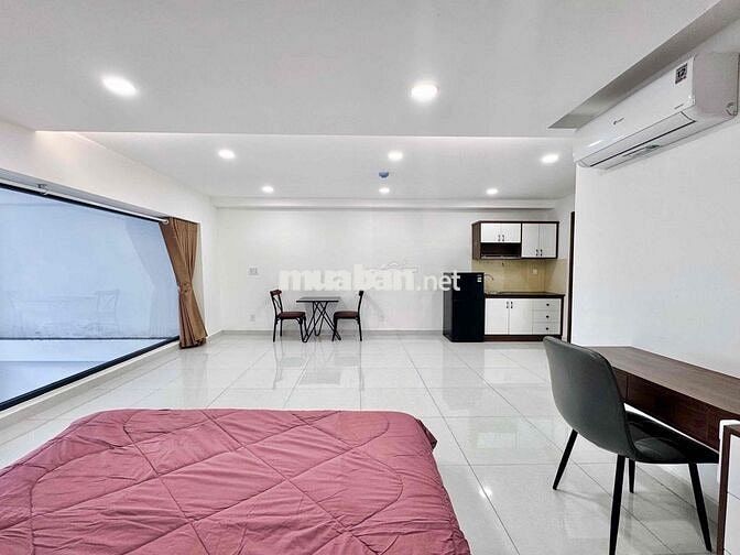 Căn hộ full nội thất có ban công lớn khu CMT8 - Lý Thường Kiệt