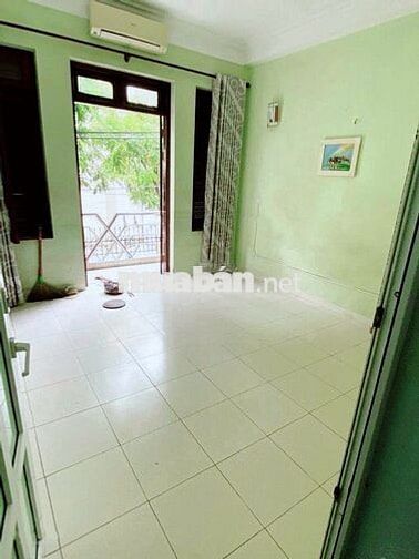 Nhà chính chủ ngõ 78 phố Duy Tân, Dt 52m2 x 4 tầng, ngõ ô tô, 18 triệu
