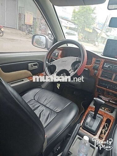 Isuzu Trooper Bạc 7 chỗ Tự động
