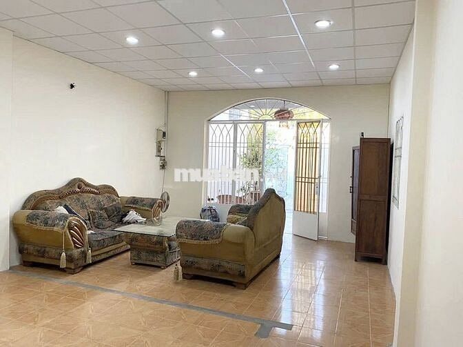 Căn nhà SHR ngay Bà Điểm 114m2 chủ gửi 880 triệu thương lượng