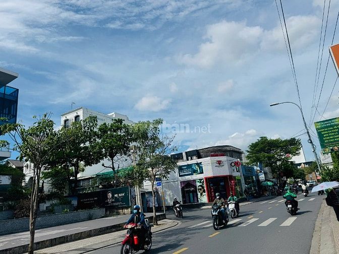 Cho thuê nhà MT 23-25 Xuân Thủy, P.Thảo Điền, Quận 2, Giá: 900 triệu