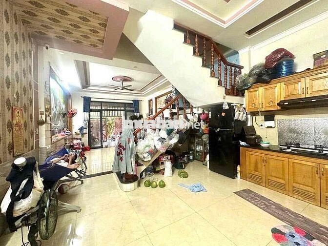 bán nhà 2 tang dt 5x20. đông hoà gần ĐHQG