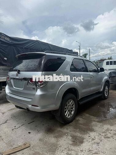 Toyota Fortuner cuối 2014 số sàn máy dầu