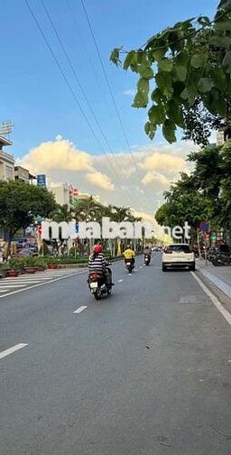 Khu vực HIẾM bán nhà_ Phan Xích Long