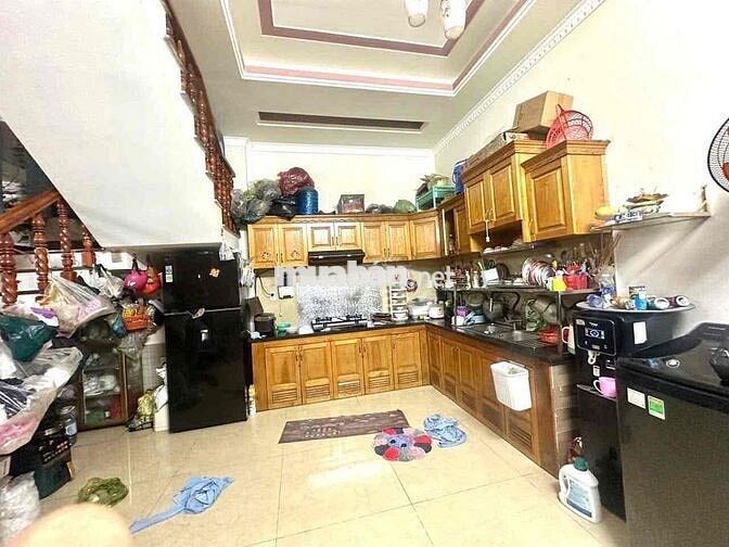 bán nhà 2 tang dt 5x20. đông hoà gần ĐHQG