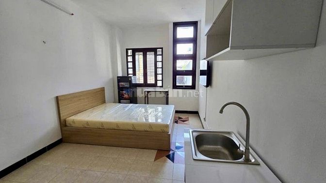 Bán nhà CHDV 6 phòng, có thang máy, dòng tiền 40tr/tháng, 9,3 tỷ