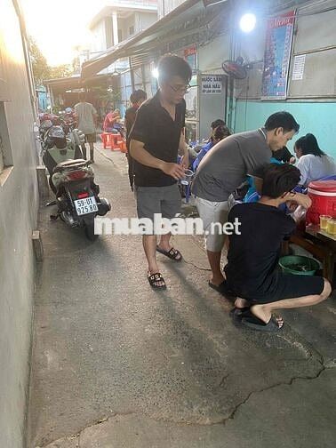 cần sang lại quán bún bò hếu đang đông khách , có chỉ luôn công thức