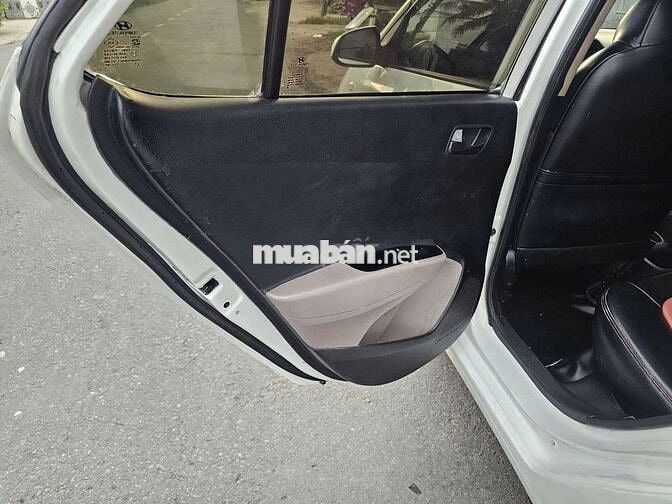 Hyundai i10 Sedan 2015 1.2 Trắng
