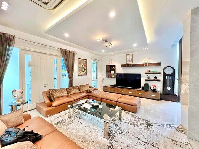 BÁN BIỆT THỰ TRUNG HÒA_LÔ GÓC 330m2_HAI MẶT TIỀN 32m_VỊ TRÍ SIÊU VIP
