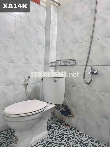 PHÒNG TRỌ GÁC LỬNG, SẴN MÁY LẠNH CÁCH ĐH TĐT 2KM