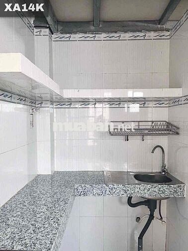 PHÒNG TRỌ GÁC LỬNG, SẴN MÁY LẠNH CÁCH ĐH TĐT 2KM