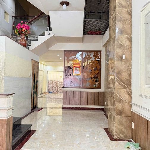 Cho thuê nhà MT Phan Văn Trị, hơp kd, mở VP, 6PN, có chổ đỗ xe hơi    