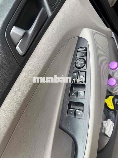 Hyundai Tucson Đen 5 chỗ