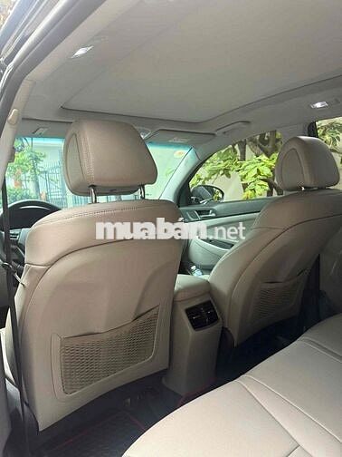 Hyundai Tucson Đen 5 chỗ