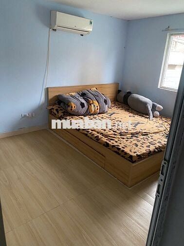 Cho thuê nhà 2 tầng 30m2 - Ngõ 15 phố Ô Cách- Có điều hòa, nóng lạnh