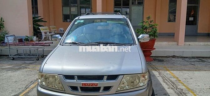 Isuzu Hi-Lander 7 chỗ Bạc